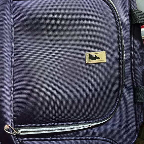 LONDON FOG  15-Inch Under The Seat Bag/Purple! - Picture 11 of 14